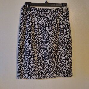 Trulli Petite Women Black White Lined Floral Print Skirt Size: 00p